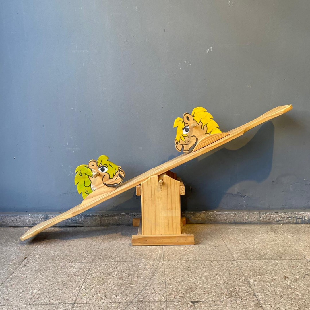 sube-y-baja-infantil