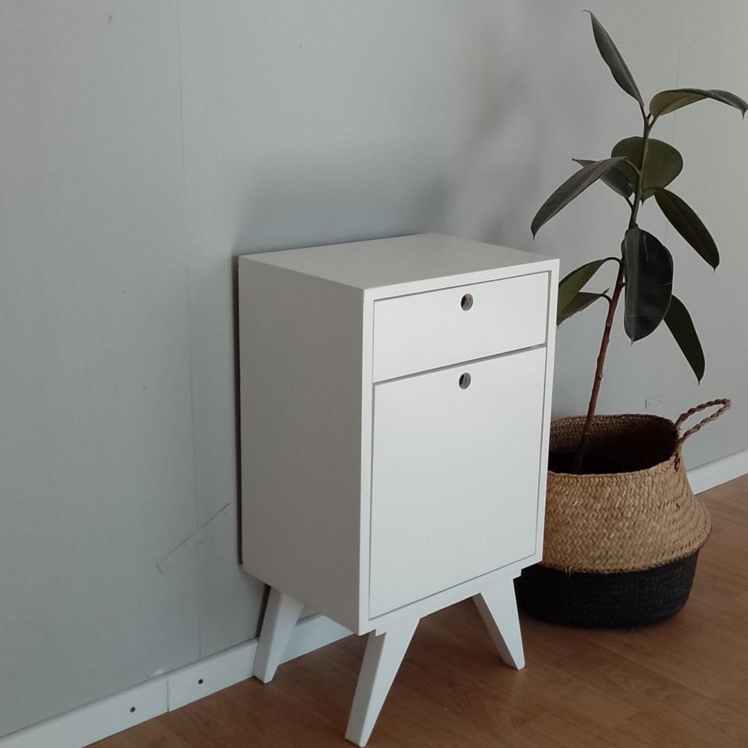 mesa-de-luz-vintage-1-puerta--cajon-sommier-blanco