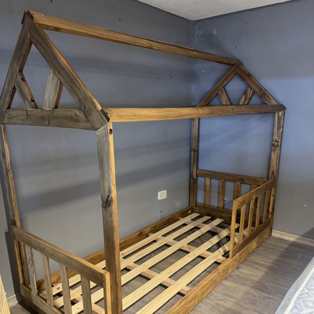 cama-casita-anastasia-encerada-36228