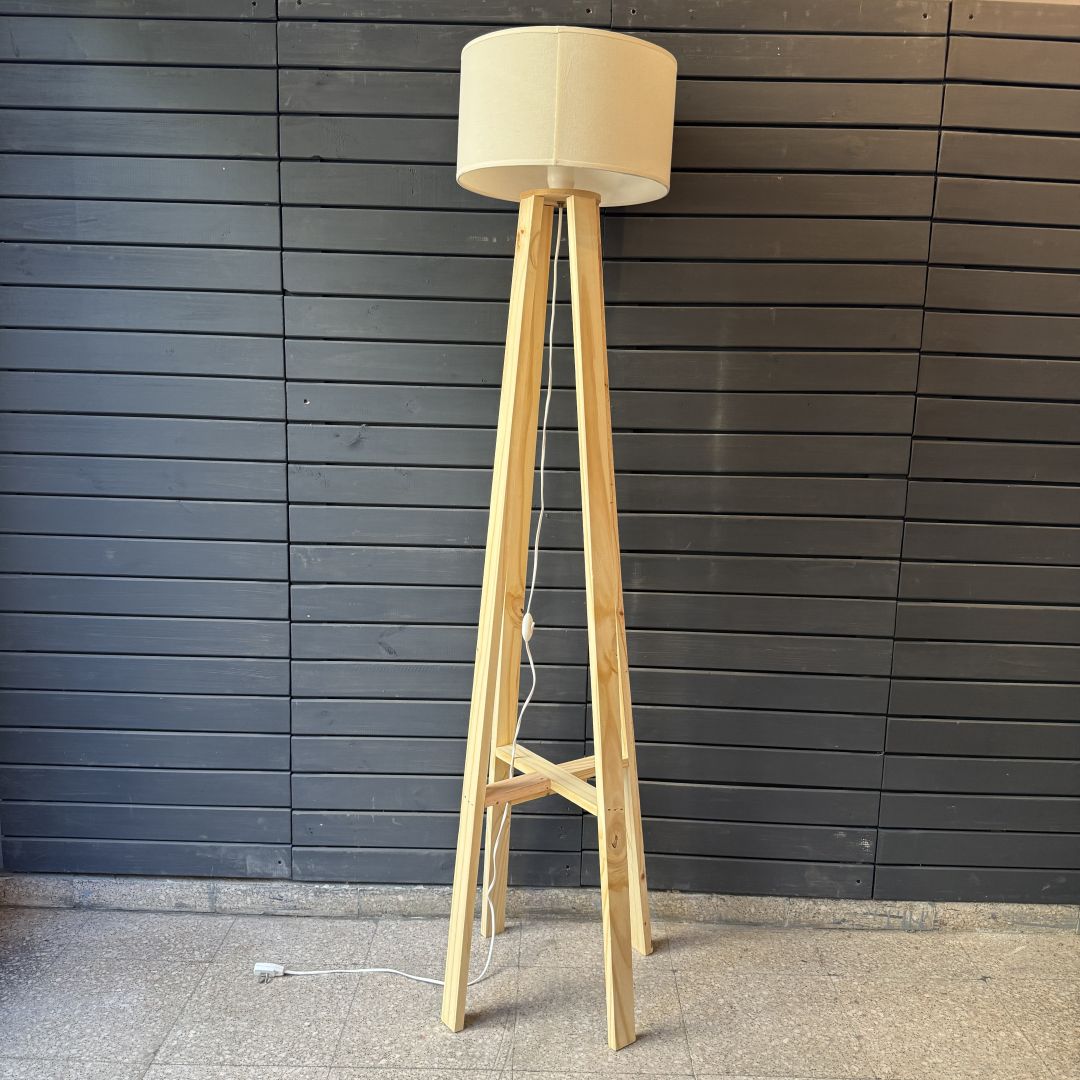 lampara-de-pie-4-patas-3634